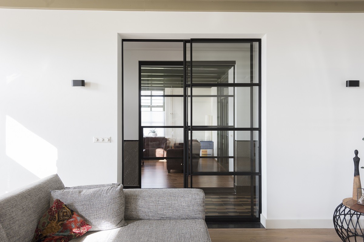 Jansen Art’15: Cel mai îngust sistem de profile din oțel pentru uși de interior și compartimentări