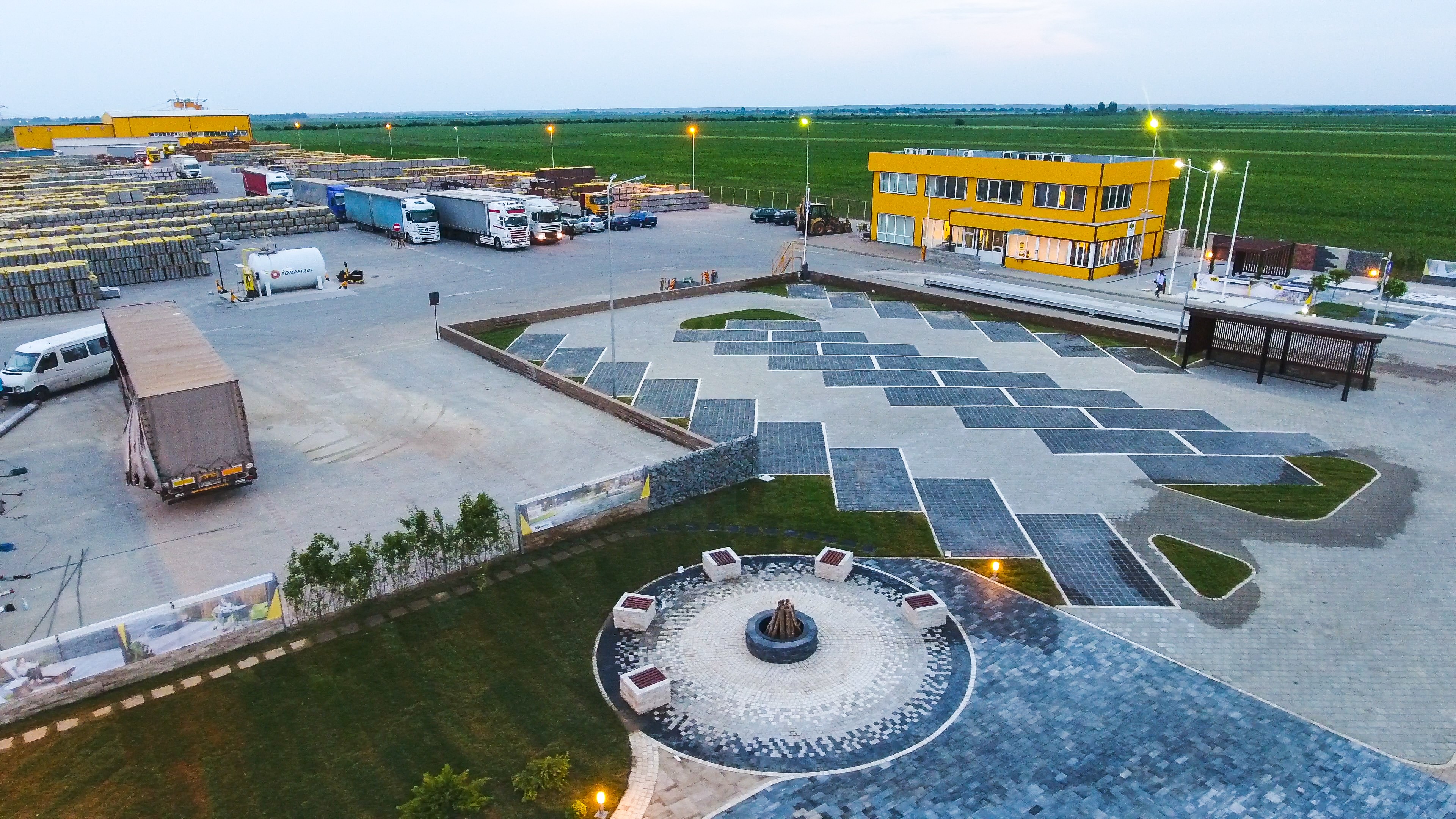 Elis Pavaje, 30 de ani de la înființare. Povestea celei mai mari companii de prefabricate din beton din România.
