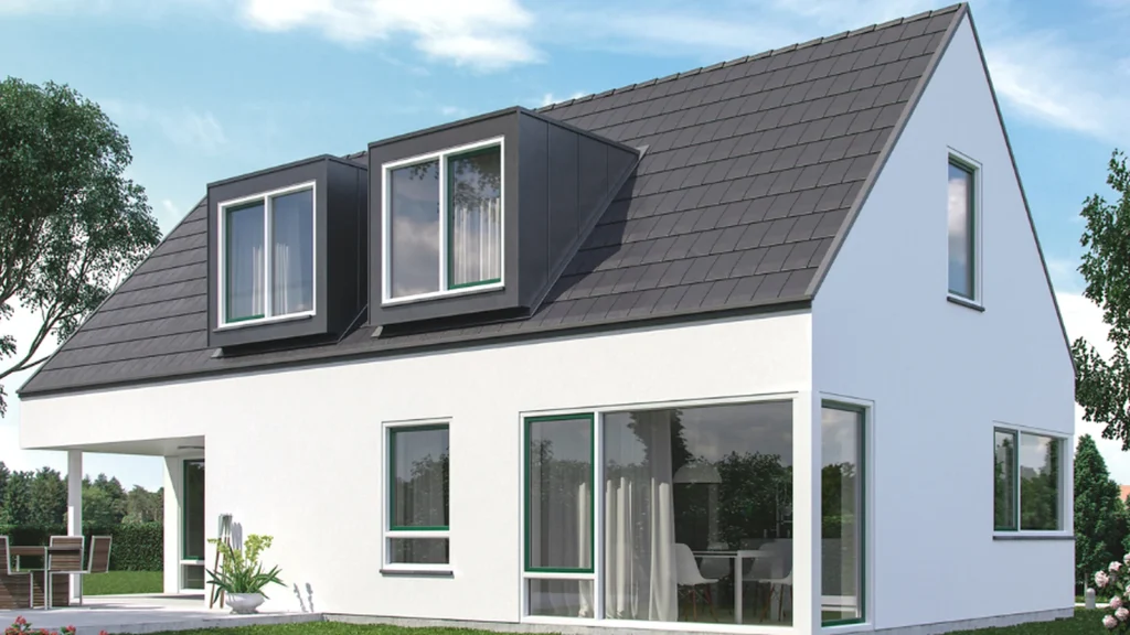 Casă rezidențială modernă cu ferestre PVC Schüco LivIng, tâmplărie deschisă la culoare și suprafețe vitrate de dimensiuni diferite.
